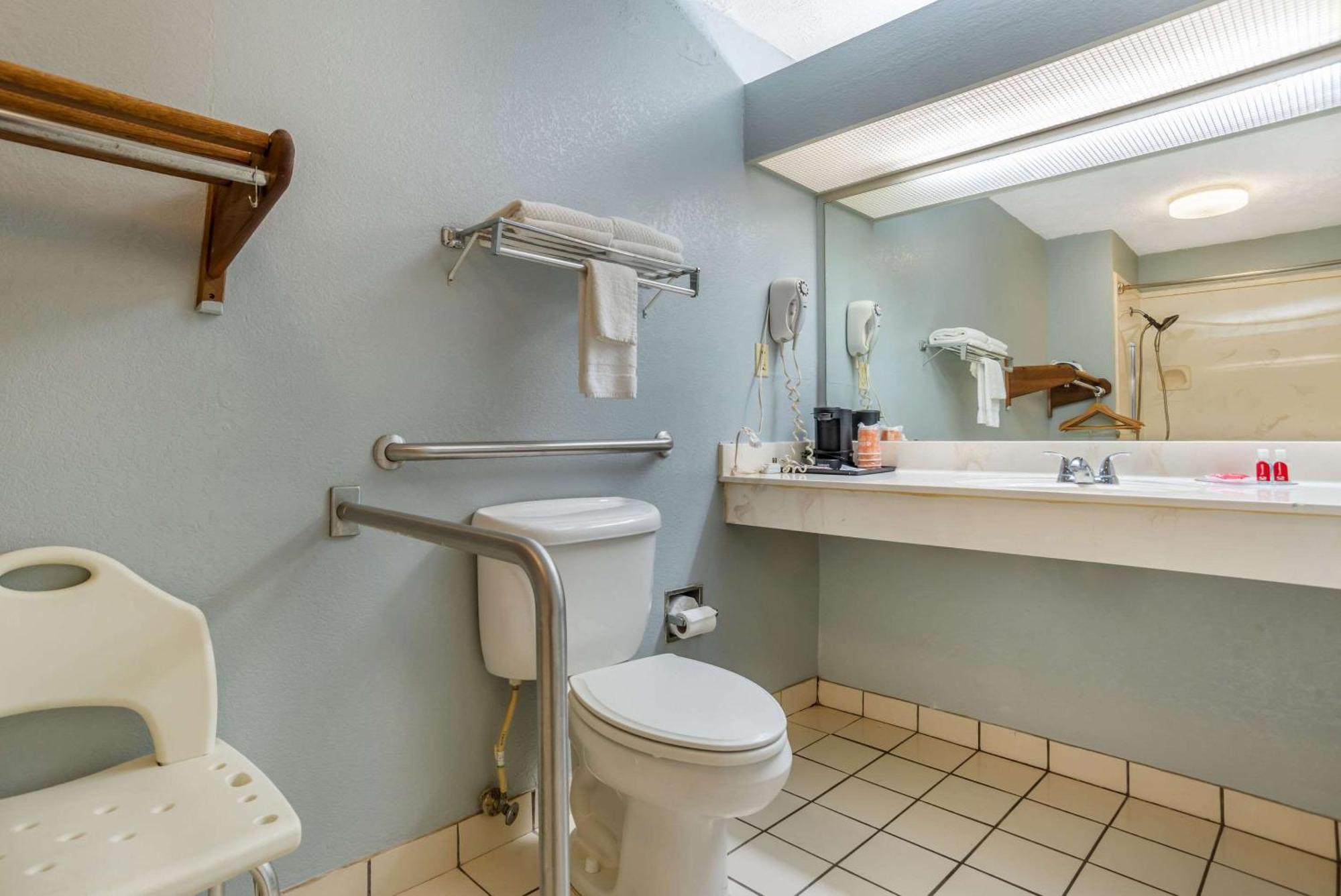 פילדלפיה Econo Lodge Inn & Suites מראה חיצוני תמונה