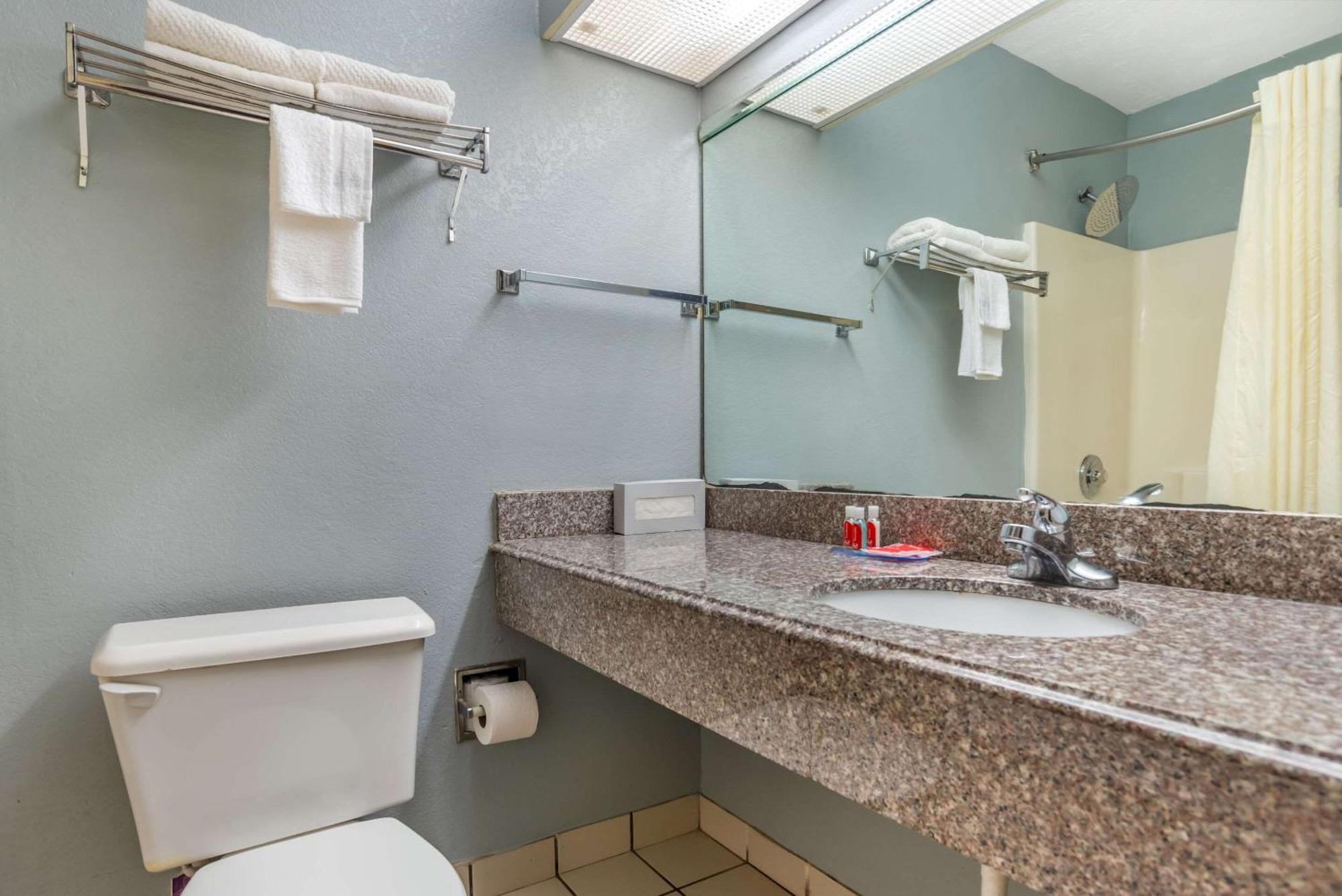 פילדלפיה Econo Lodge Inn & Suites מראה חיצוני תמונה