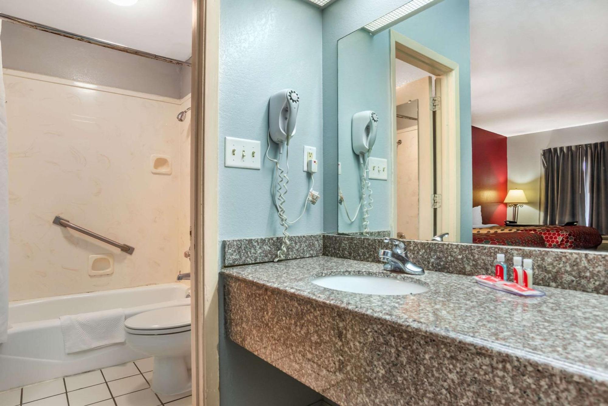 פילדלפיה Econo Lodge Inn & Suites מראה חיצוני תמונה