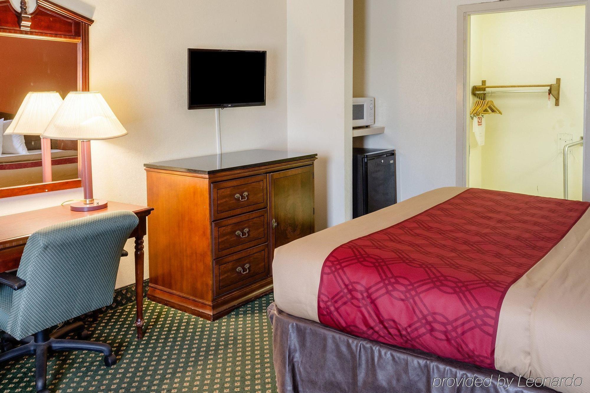 פילדלפיה Econo Lodge Inn & Suites מראה חיצוני תמונה